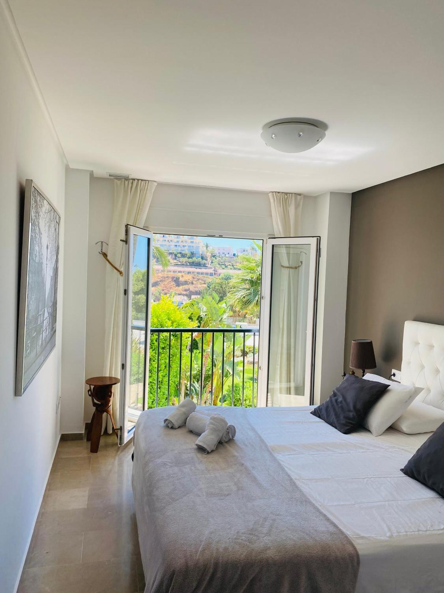 Miraflores Golf Gardens II Luxe Appartement At Riviera Del Sol Sitio de Calahonda Exteriér fotografie